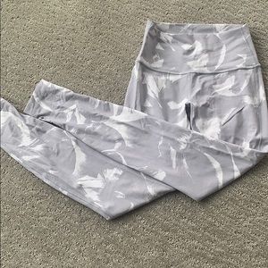 Lululemon Wunder Under leggings 28”